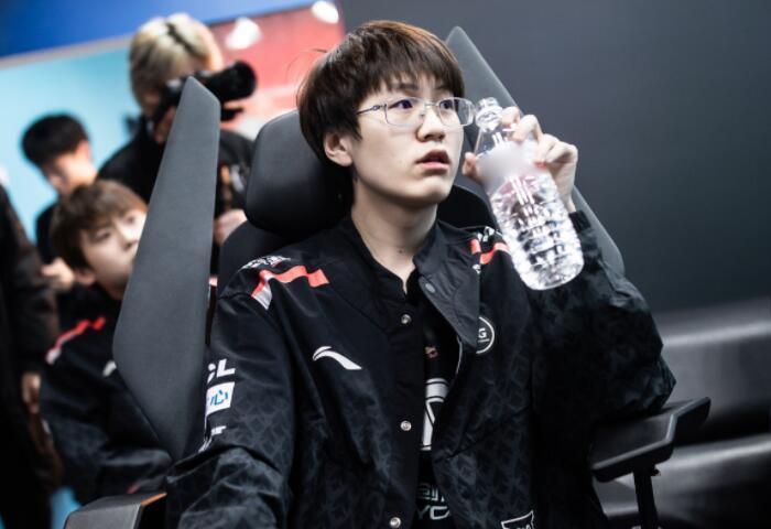 其次才能在 其次才能在