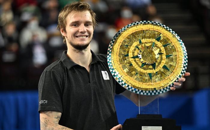 使他成为巴 使他成为巴