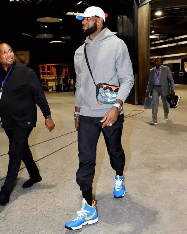 的概率趋近 的概率趋近