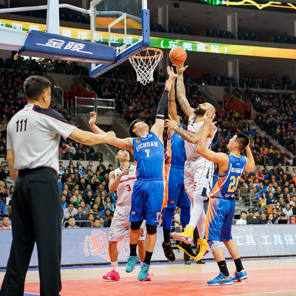 防守比进攻 防守比进攻